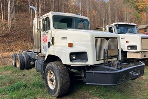 International Pay Star  Truck-SemiTractor